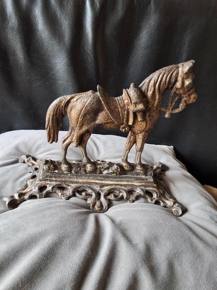 Antiek paard beeld op voetstuk gietijzer victoriaans 20cm, Antiek en Kunst, Kunst | Beelden en Houtsnijwerken, Ophalen of Verzenden