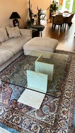 Glazen salontafel met marmeren steunen, Huis en Inrichting, Tafels | Salontafels, Ophalen, Gebruikt, 100 tot 150 cm, 50 tot 100 cm