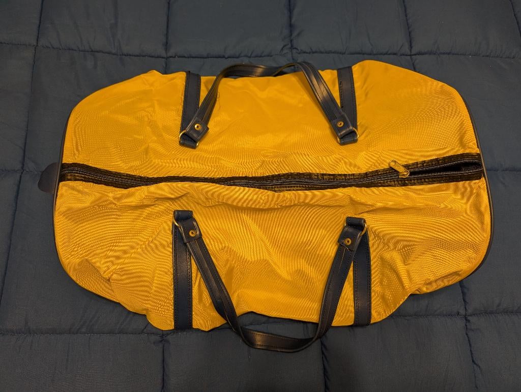 zeldzame vintage Michelin, Bibendum sporttas, weekend tas,, 30 cm of meer, Geel, Ophalen of Verzenden, Zo goed als nieuw