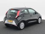 Toyota Aygo 1.0 VVT-i Automaat x-play | Bluetooth | Trekhaak, Stof, Euro 6, 4 stoelen, Zwart