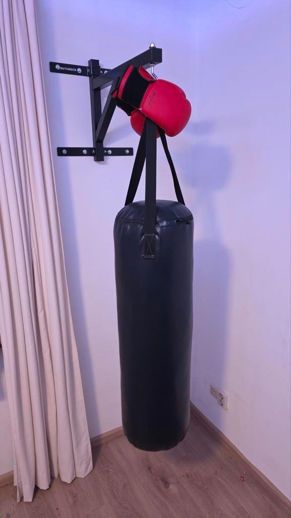 Outshock Bokszak 20kg + Muurbeugel, Sport en Fitness, Boksen, Gebruikt, Bokszak, Ophalen of Verzenden