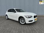 BMW 1-serie 116i Business edition | M-PAKKET | AUTOMAAT | CL, Auto's, BMW, 65 €/maand, Gebruikt, 4 cilinders, Wit
