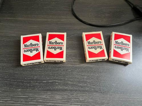 4x Marlboro kaartspel. 2x in plastic, Verzamelen, Rookartikelen, Aanstekers en Luciferdoosjes, Nieuw, Ophalen of Verzenden