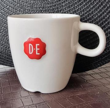 9 grote DE mokken beschikbaar voor biedingen
