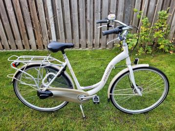 Avancer Malibu D53 met 3 versnellingen in zeer nette staat! beschikbaar voor biedingen