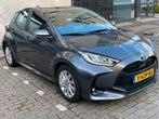 Toyota Yaris 1.5 Hybrid 116pk CVT automaat 2022 grijs, Auto's, 450 kg, 1490 cc, 48 €/maand, USB