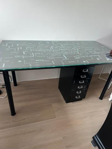 Ikea bureau 150 cm beschikbaar voor biedingen
