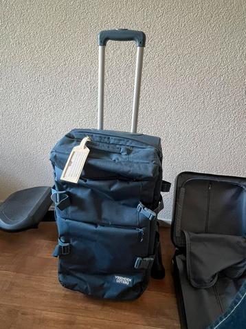 Compacte rolkoffer beschikbaar voor biedingen