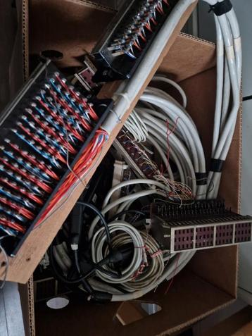Telecommunicatie Apparatuur in Doos beschikbaar voor biedingen