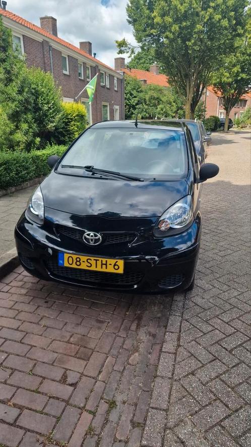 Toyota Aygo 1.0 12V Vvt-i 5DRS 2011 Zwart, Auto's, Toyota, Particulier, Aygo, Benzine, A, Hatchback, Handgeschakeld, Origineel Nederlands
