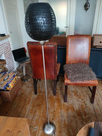 Sierlijke staande lamp zwarte kap beschikbaar voor biedingen