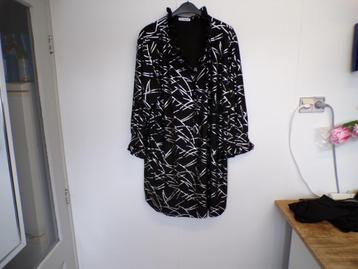 ger. Prachtig tuniek Magna, zwart met zilver 56/58 (54/56?) beschikbaar voor biedingen