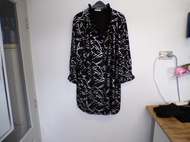 ger. Prachtig tuniek Magna, zwart met zilver 56/58 (54/56?), Kleding | Dames, Grote Maten, Zo goed als nieuw, Blouse of Tuniek