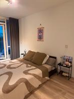 Design bedframe - solid dark wood, Huizen en Kamers, Kamers te huur, 20 tot 35 m², Amsterdam