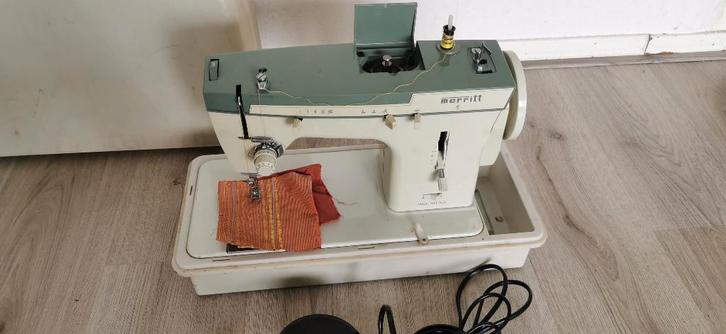 Naaimachine merritt Zo goed als nieuw, Hobby en Vrije tijd, Naaimachines en Toebehoren, Zo goed als nieuw, Naaimachine, Overige merken