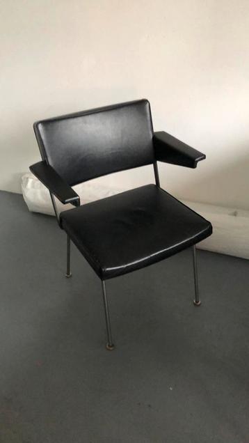 Gispen fauteuil model 1265 beschikbaar voor biedingen