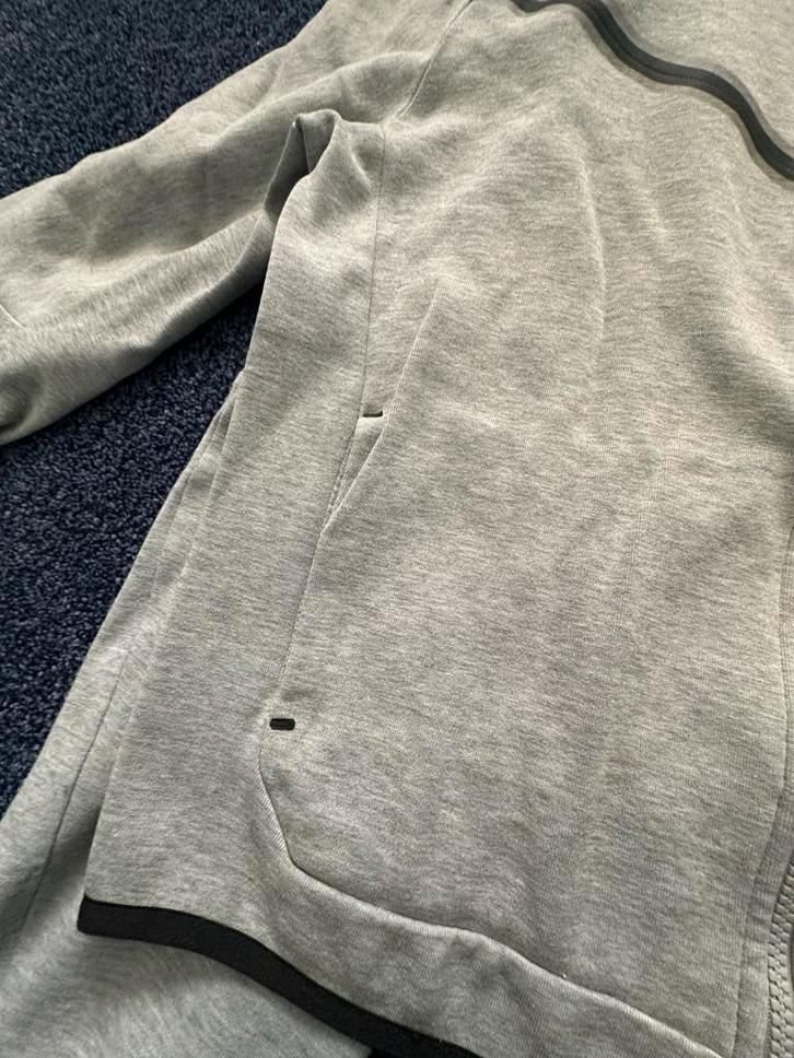 Nike Tech Fleece - Topstaat!, Kleding | Heren, Sportkleding, Zo goed als nieuw, Algemeen, Overige maten, Grijs, Ophalen of Verzenden