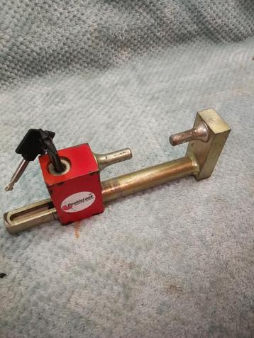 Double Lock disselslot voor aanhanger, caravan i.g.s. beschikbaar voor biedingen