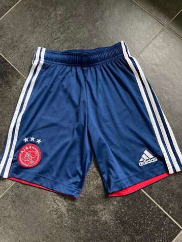 Ajax broekje maat XS beschikbaar voor biedingen