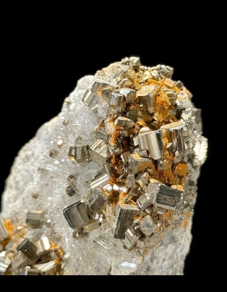 Mooie Pyriet - 1800 gram, Verzamelen, Mineralen en Fossielen, Mineraal, Ophalen of Verzenden