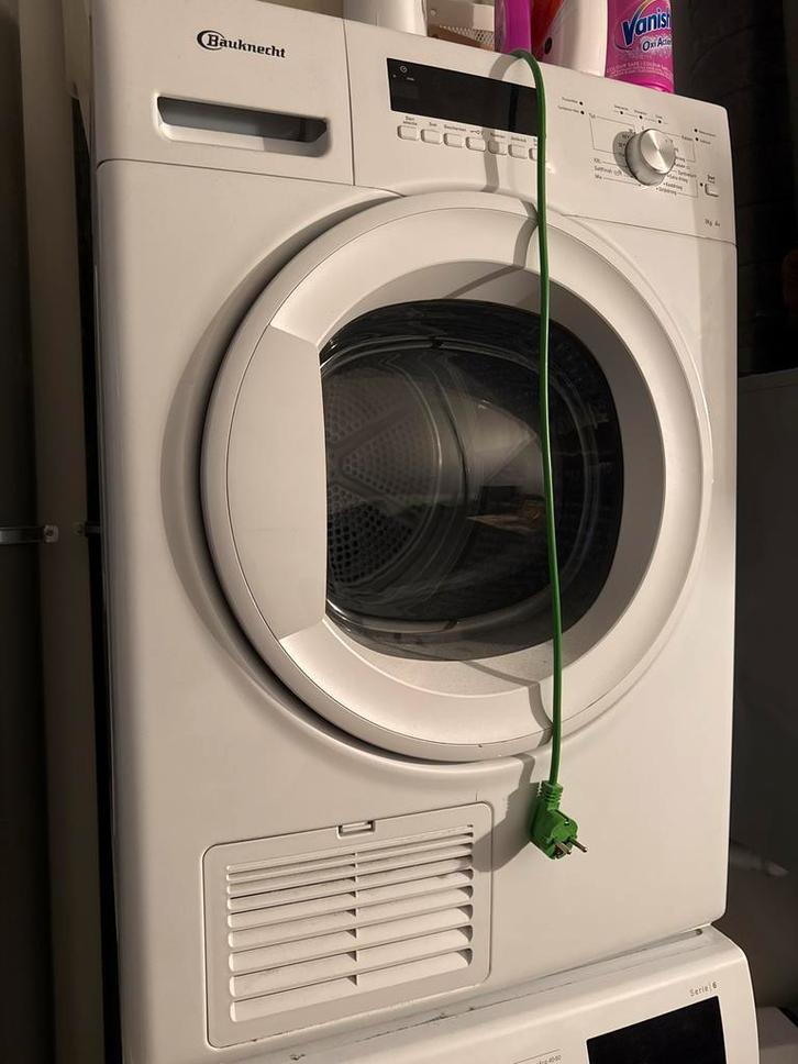Gratis (kapotte printplaat)Bauknecht Wasdroger, Witgoed en Apparatuur, Wasdrogers, Gebruikt, Condens, Voorlader, 6 tot 8 kg, 85 tot 90 cm