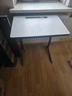 Ouderwets schoolbankje / bureau, Ophalen, Zo goed als nieuw