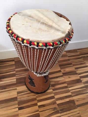 Hoge djembe houten trommel 