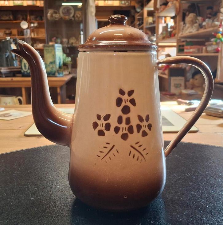 Emaille koffiepot, koffiekan, kan. Kat Emaille Soest., Antiek en Kunst, Antiek | Emaille, Ophalen of Verzenden