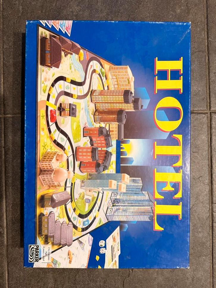 Hotel Bordspel - Bouw je eigen imperium!, Hobby en Vrije tijd, Gezelschapsspellen | Bordspellen, Gebruikt, Drie of vier spelers