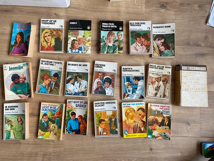 Collectie Romantische Doktersromans etc, Boeken, Romans, Gelezen, Nederland, Ophalen of Verzenden