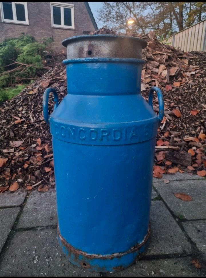 Concordia 61 melkbus blauw melkbussen melk bus bussen carbid, Tuin en Terras, Tuinwanddecoratie, Zo goed als nieuw, Ophalen of Verzenden