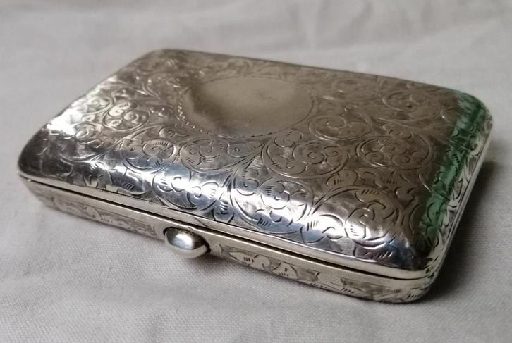 Leuk klein zilveren sigarettendoosje van 1899., Antiek en Kunst, Antiek | Goud en Zilver, Zilver, Ophalen of Verzenden
