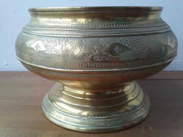 Prachtige zware antieke Oosterse kom van brons 21,5 cm. beschikbaar voor biedingen