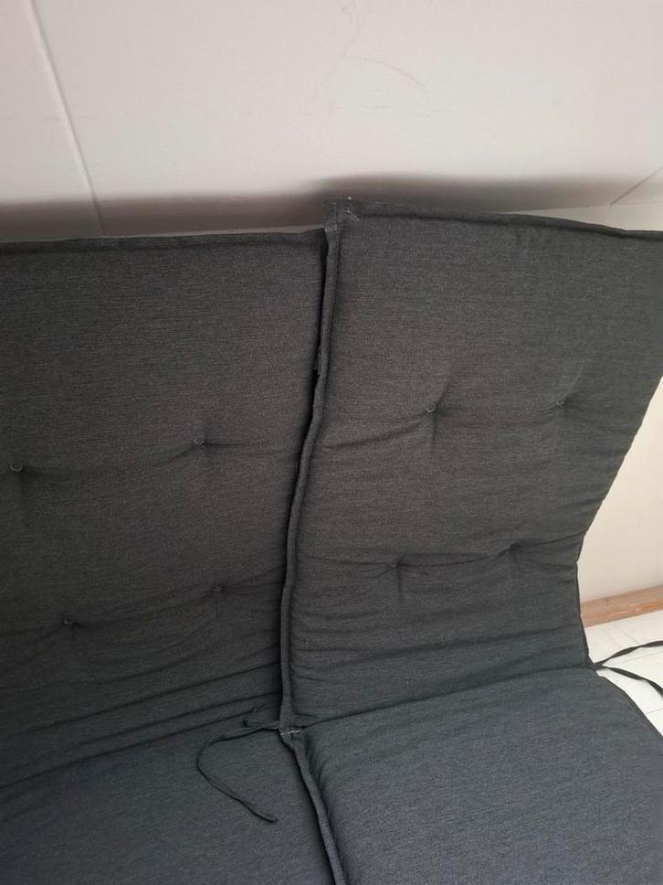 2 Tuinkussens Aldi Grijs - Nieuwstaat, Huis en Inrichting, Banken | Bankstellen, Nieuw, Minder dan 150 cm, Stof, Ophalen of Verzenden