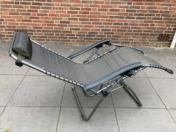 Verstelbare inklapbare tuinstoel beschikbaar voor biedingen