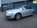 Volkswagen Jetta 2.0 FSI Sportline, Auto's, Gebruikt, 4 cilinders, Origineel Nederlands, Particulier