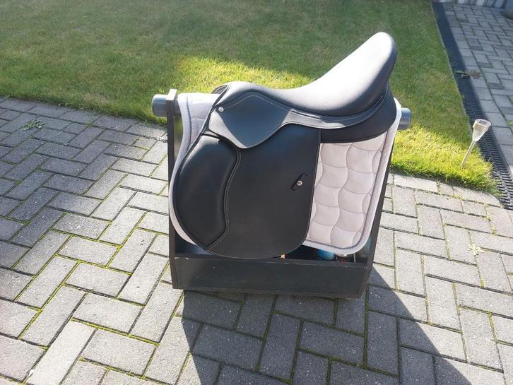 Wintec Jump 500 springzadel HART (Nieuw), Dieren en Toebehoren, Paarden en Pony's | Zadels, Zo goed als nieuw, Dressuur, Ophalen of Verzenden