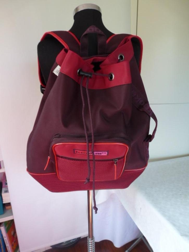 Mooie rood bruine stevige rugzak draagtas van Kookai, Sieraden, Tassen en Uiterlijk, Tassen | Rugtassen, Zo goed als nieuw, Overige merken