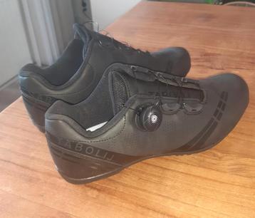 Fietsschoenen  beschikbaar voor biedingen