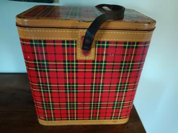 Vintage tartan koelbox beschikbaar voor biedingen