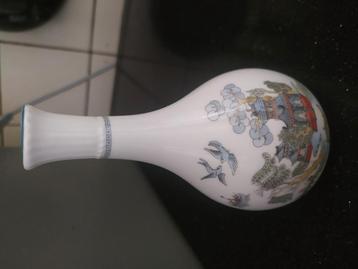 Wedgewood vaasje, Chinese Legend, puntgaaf, koopje beschikbaar voor biedingen