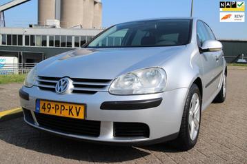 Volkswagen Golf 1.6 FSI _AUTOMAAT_AIRCO_5 DEURS_NETTE AUTO beschikbaar voor biedingen