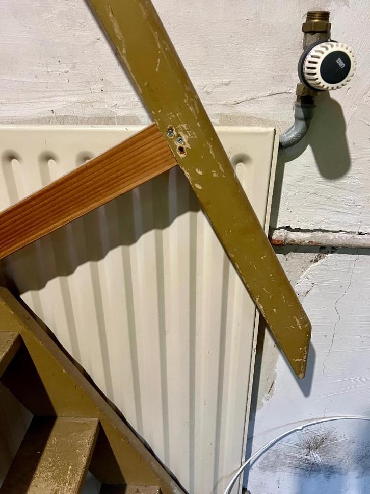 Radiator + Buizen + Thermostaatkraan + koppelingen, Doe-het-zelf en Verbouw, Verwarming en Radiatoren, Zo goed als nieuw, Radiator