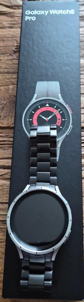 Samsung Galaxy watch 5 pro 45mm beschikbaar voor biedingen