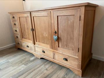 Zwaar teak houten dressoir / tv kast beschikbaar voor biedingen