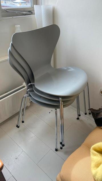 Fritz Hensen vintage vlinderstoelen beschikbaar voor biedingen