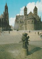 MAASTRCHT Vrijhof Kerken en Fontein, Verzamelen, Ansichtkaarten | Nederland, Verzenden, 1980 tot heden, Ongelopen, Limburg