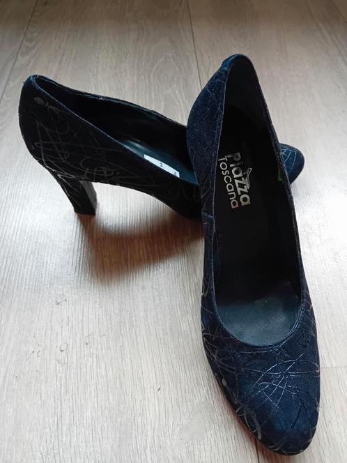 pump donkerblauw/ zwart maat 381/2 Piazza Toscana, Kleding | Dames, Schoenen, Zo goed als nieuw, Zwart, Ophalen of Verzenden