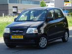 Hyundai Atos 1.1i 1-EIGENAAR 58DKM/NAP/AIRCO/ELEKRAM/PDC/APK, Voorwielaandrijving, 4 cilinders, Zwart, Bedrijf