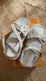 Salt Water Sandals Cherry kersen maat 28 NIEUW, Kinderen en Baby's, Kinderkleding | Schoenen en Sokken, Nieuw, Verzenden, Meisje